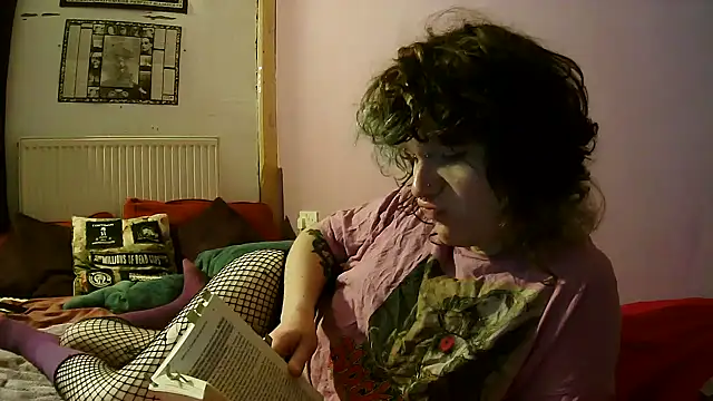 Snapshot of Nydia_Levine chatting on 10/08/25, 01:09 Nydia Levine online show from 10/08/25, 01:09