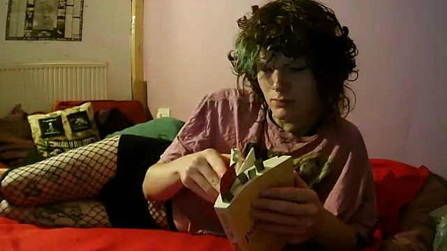 Snapshot of Nydia_Levine chatting on 10/09/25, 02:04 Nydia Levine online show from 10/09/25, 02:04