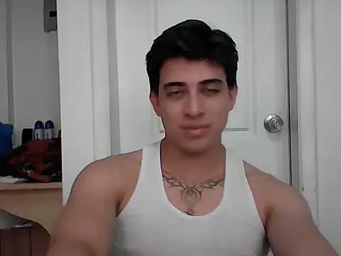 Snapshot of boys_2003 chatting on 09/17/25, 08:21 boys 2003 online show from 09/17/25, 08:21