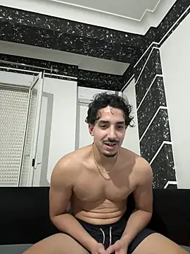 Snapshot of fuck___boyy chatting on 03/08/26, 03:05 fuck boyy online show from 03/08/26, 03:05