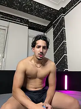 Snapshot of fuck___boyy chatting on 03/27/26, 01:44 fuck boyy online show from 03/27/26, 01:44