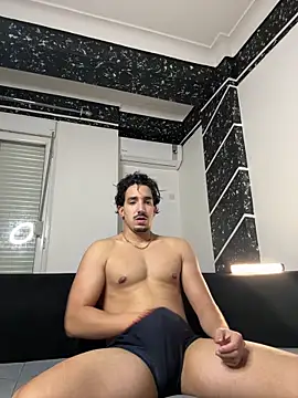 Snapshot of fuck___boyy chatting on 04/13/26, 04:01 fuck boyy online show from 04/13/26, 04:01