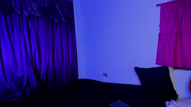 Snapshot of Shairaclark_ chatting on 10/08/25, 05:38 Shairaclark online show from 10/08/25, 05:38