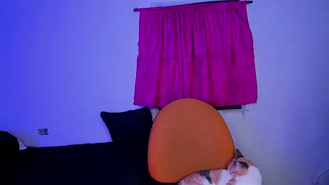 Snapshot of Shairaclark_ chatting on 10/08/25, 10:18 Shairaclark online show from 10/08/25, 10:18