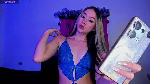 Snapshot of Shairaclark_ chatting on 12/03/25, 01:02 Shairaclark online show from 12/03/25, 01:02