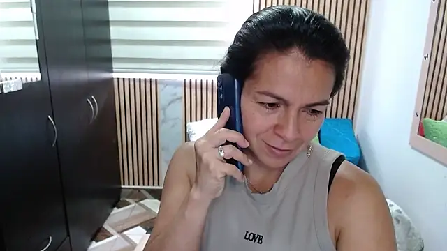 Snapshot of camilavargas_ chatting on 05/04/26, 09:33 camilavargas online show from 05/04/26, 09:33