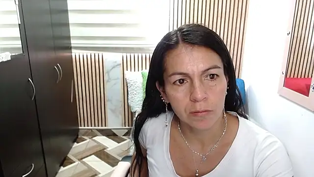 Snapshot of camilavargas_ chatting on 05/23/26, 08:13 camilavargas online show from 05/23/26, 08:13