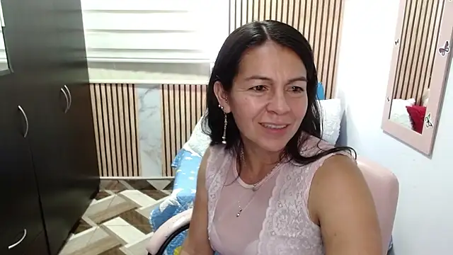 Snapshot of camilavargas_ chatting on 06/01/26, 09:49 camilavargas online show from 06/01/26, 09:49