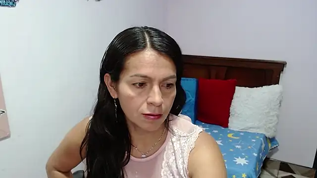 Snapshot of camilavargas_ chatting on 06/22/26, 06:38 camilavargas online show from 06/22/26, 06:38