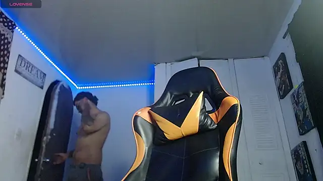 Snapshot of Chrys_harris77 chatting on 11/29/25, 04:37 Chrys harris77 online show from 11/29/25, 04:37