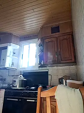 Meenlove online show from 10/18/25, 09:54