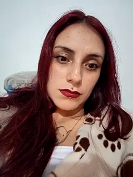 Snapshot of Anne_bh chatting on 11/11/25, 03:28 Anne bh online show from 11/11/25, 03:28