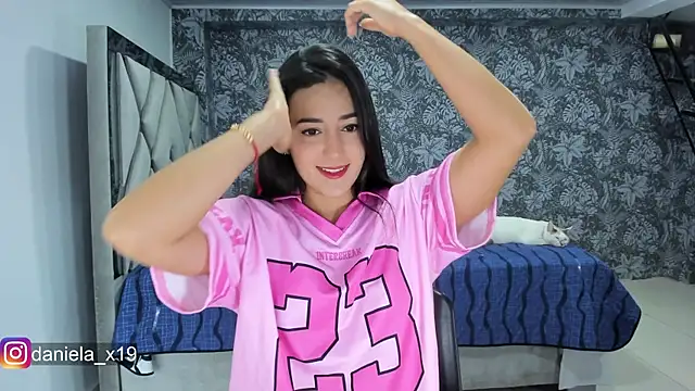 Snapshot of Daniela_x19 chatting on 04/23/26, 12:45 Daniela x19 online show from 04/23/26, 12:45