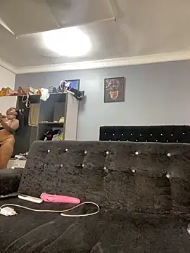 Snapshot of Daavikolovivi chatting on 10/25/25, 04:09 Daavikolovivi online show from 10/25/25, 04:09