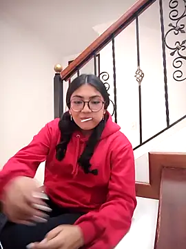 Snapshot of Violettabloom_ chatting on 09/23/25, 07:28 Violettabloom  online show from 09/23/25, 07:28