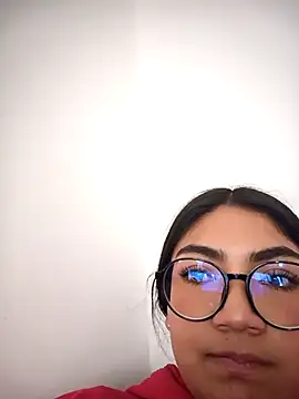 Snapshot of Violettabloom_ chatting on 09/30/25, 07:41 Violettabloom  online show from 09/30/25, 07:41