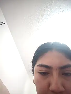 Snapshot of Violettabloom_ chatting on 10/04/25, 11:19 Violettabloom  online show from 10/04/25, 11:19