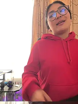 Snapshot of Violettabloom_ chatting on 10/05/25, 12:09 Violettabloom  online show from 10/05/25, 12:09