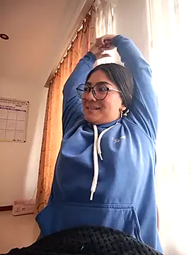 Snapshot of Violettabloom_ chatting on 10/08/25, 07:22 Violettabloom  online show from 10/08/25, 07:22