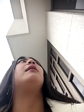 Snapshot of Violettabloom_ chatting on 10/16/25, 07:04 Violettabloom  online show from 10/16/25, 07:04