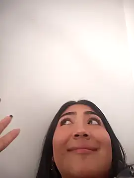 Snapshot of Violettabloom_ chatting on 10/22/25, 07:13 Violettabloom  online show from 10/22/25, 07:13