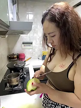 Snapshot of Kayla-love chatting on 10/05/25, 01:20 Kayla-love online show from 10/05/25, 01:20