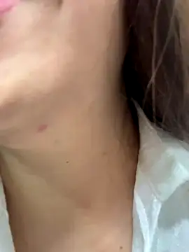 Snapshot of Kayla-love chatting on 11/10/25, 01:26 Kayla-love online show from 11/10/25, 01:26