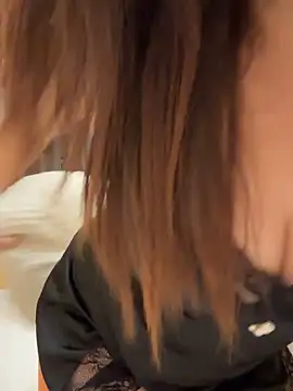 Snapshot of Kayla-love chatting on 11/16/25, 03:17 Kayla-love online show from 11/16/25, 03:17