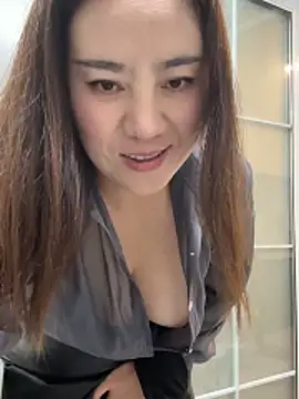 Snapshot of Kayla-love chatting on 11/23/25, 12:27 Kayla-love online show from 11/23/25, 12:27