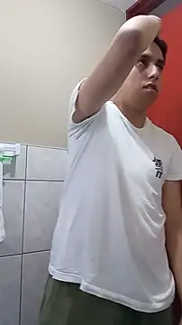 Snapshot of supguyLat chatting on 03/02/26, 12:56 supguyLat online show from 03/02/26, 12:56