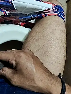 Snapshot of Manoj_kar123 chatting on 09/17/25, 08:27 Manoj kar123 online show from 09/17/25, 08:27