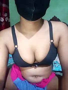 Snapshot of Cute_Couple59 chatting on 04/11/26, 09:41 Cute Couple59 online show from 04/11/26, 09:41