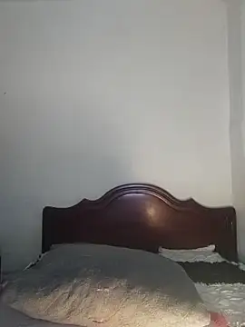 Snapshot of Vale_stone_ chatting on 10/10/25, 03:38 Vale stone online show from 10/10/25, 03:38