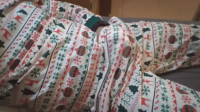 Snapshot of Astleitx chatting on 12/21/25, 09:11 Astleitx online show from 12/21/25, 09:11