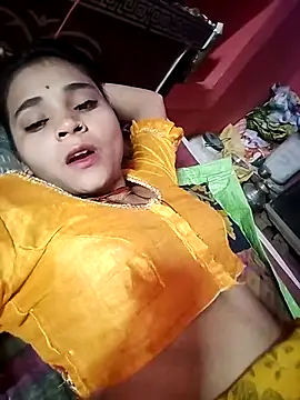 Snapshot of R_Roshni chatting on 09/22/25, 04:47 R Roshni online show from 09/22/25, 04:47