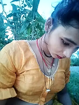 Snapshot of R_Roshni chatting on 10/04/25, 12:47 R Roshni online show from 10/04/25, 12:47