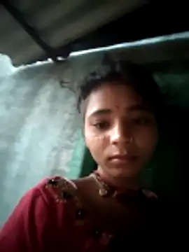 Snapshot of R_Roshni chatting on 10/17/25, 12:36 R Roshni online show from 10/17/25, 12:36