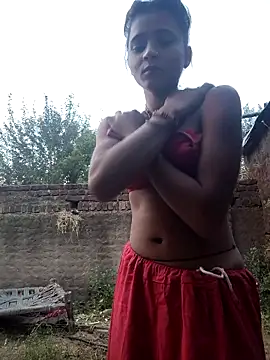 Snapshot of R_Roshni chatting on 11/19/25, 11:43 R Roshni online show from 11/19/25, 11:43