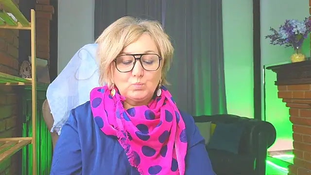 Marta Wils online show from 12/16/25, 06:29