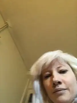 Snapshot of juliaoneandonly chatting on 10/07/25, 09:06 juliaoneandonly online show from 10/07/25, 09:06