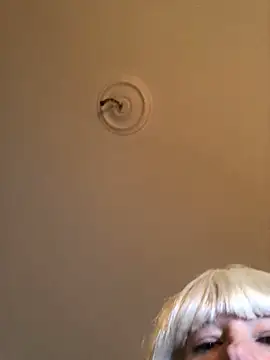 Snapshot of juliaoneandonly chatting on 12/20/25, 07:10 juliaoneandonly online show from 12/20/25, 07:10