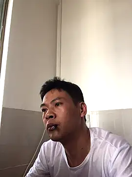 Snapshot of pualldu chatting on 10/17/25, 02:04 pualldu online show from 10/17/25, 02:04