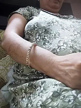 Snapshot of Jeya_thakur chatting on 10/18/25, 08:04 Jeya thakur online show from 10/18/25, 08:04