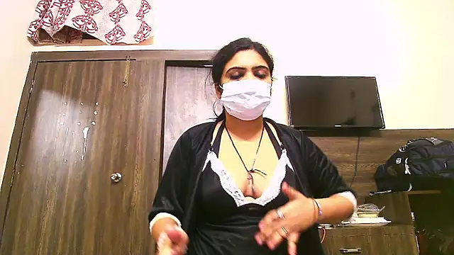 Snapshot of indianbeautystar chatting on 09/30/25, 12:21 indianbeautystar online show from 09/30/25, 12:21