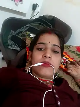 Snapshot of Sh_suhani chatting on 11/18/25, 11:48 Sh suhani online show from 11/18/25, 11:48