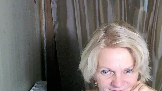 Zoe Steell online show from 09/28/25, 02:55