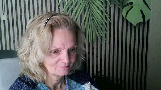 Zoe Steell online show from 10/24/25, 12:23