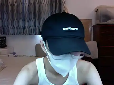 kai101010 online show from 09/18/25, 04:47