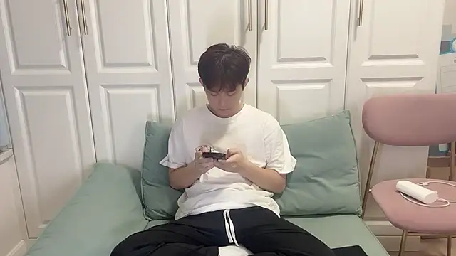 xlong00099 online show from 10/25/25, 10:34