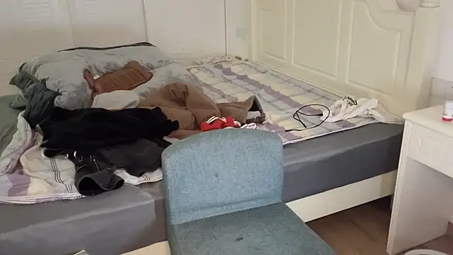 xlong00099 online show from 12/05/25, 11:41